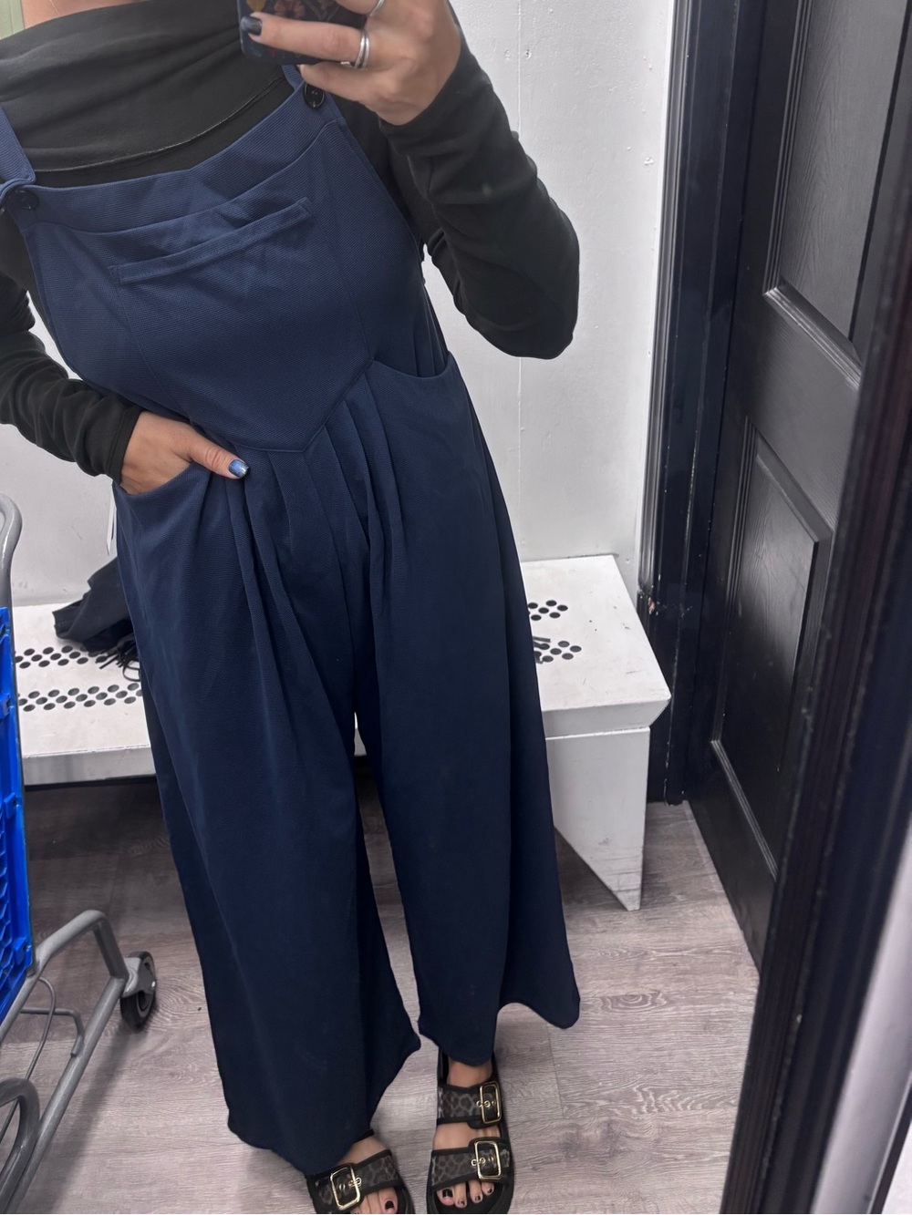 HALARA Navy Wide-Leg overalls